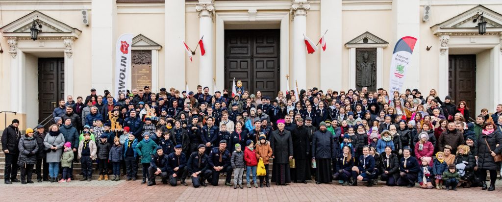 40-lecie harcerstwa katolickiego na Ziemiach Garwolińskich - wspólne zdjęcie